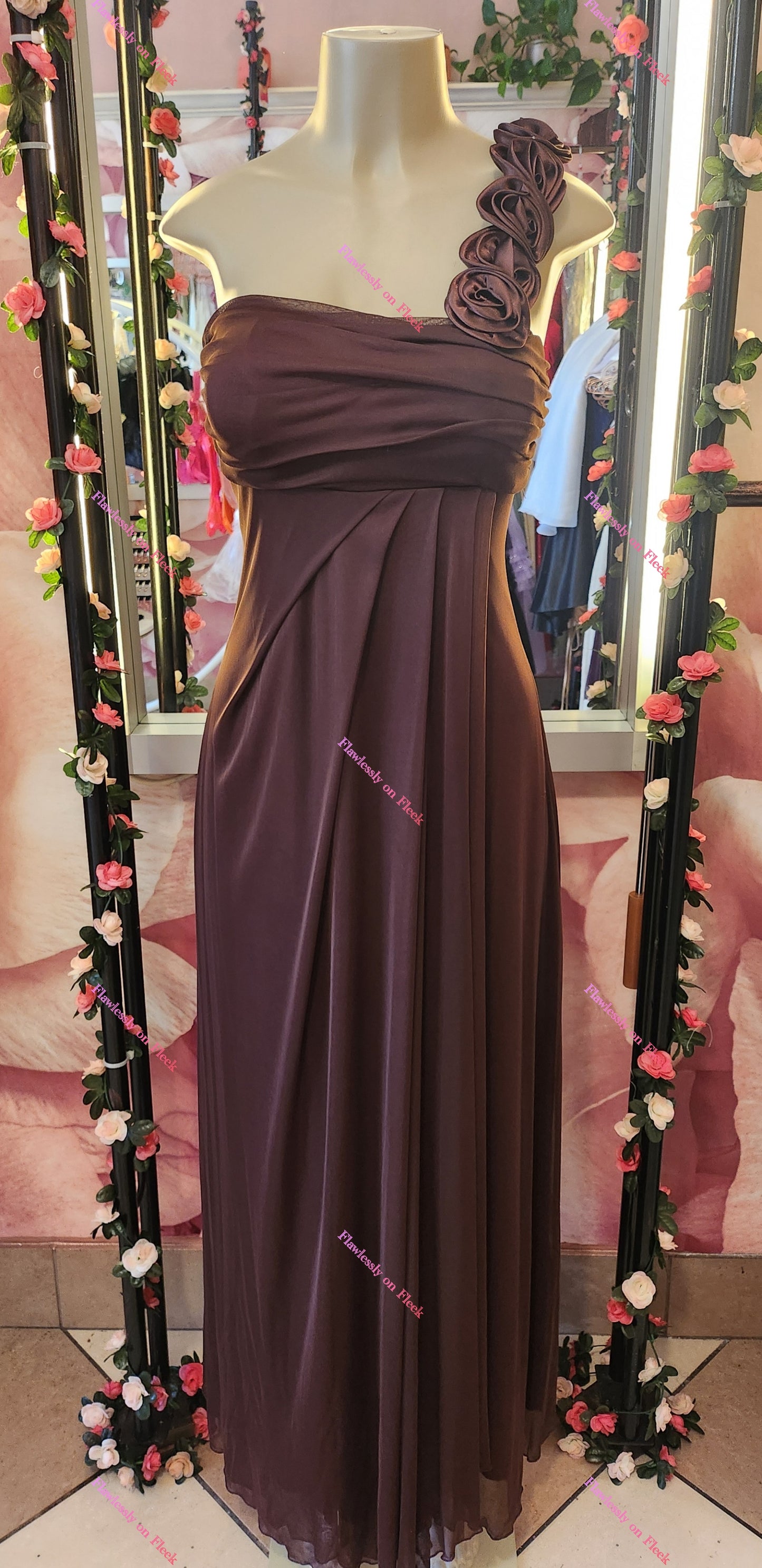 Vestido de gasa con rosetas en color marrón estilo vintage Y2K