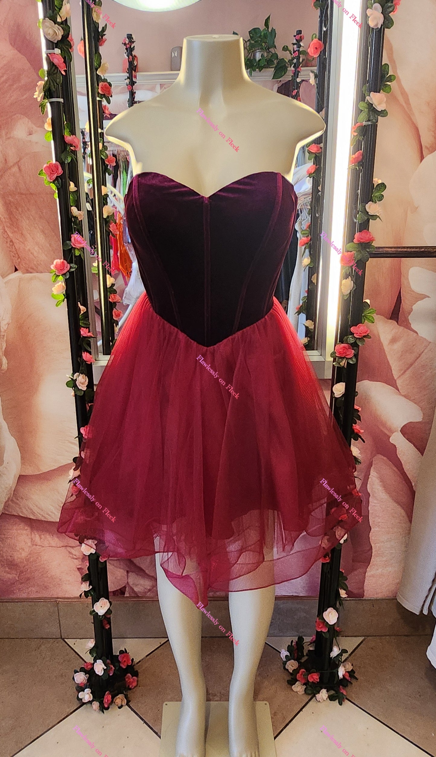 Minivestido sin tirantes de terciopelo burdeos estilo vintage Y2K