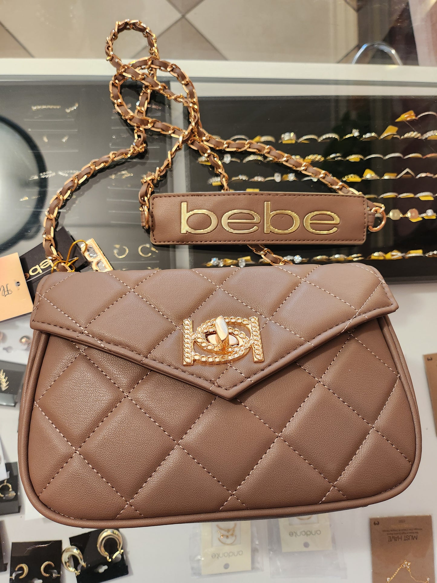 Bebe Wyatt - Bolso bandolera con solapa