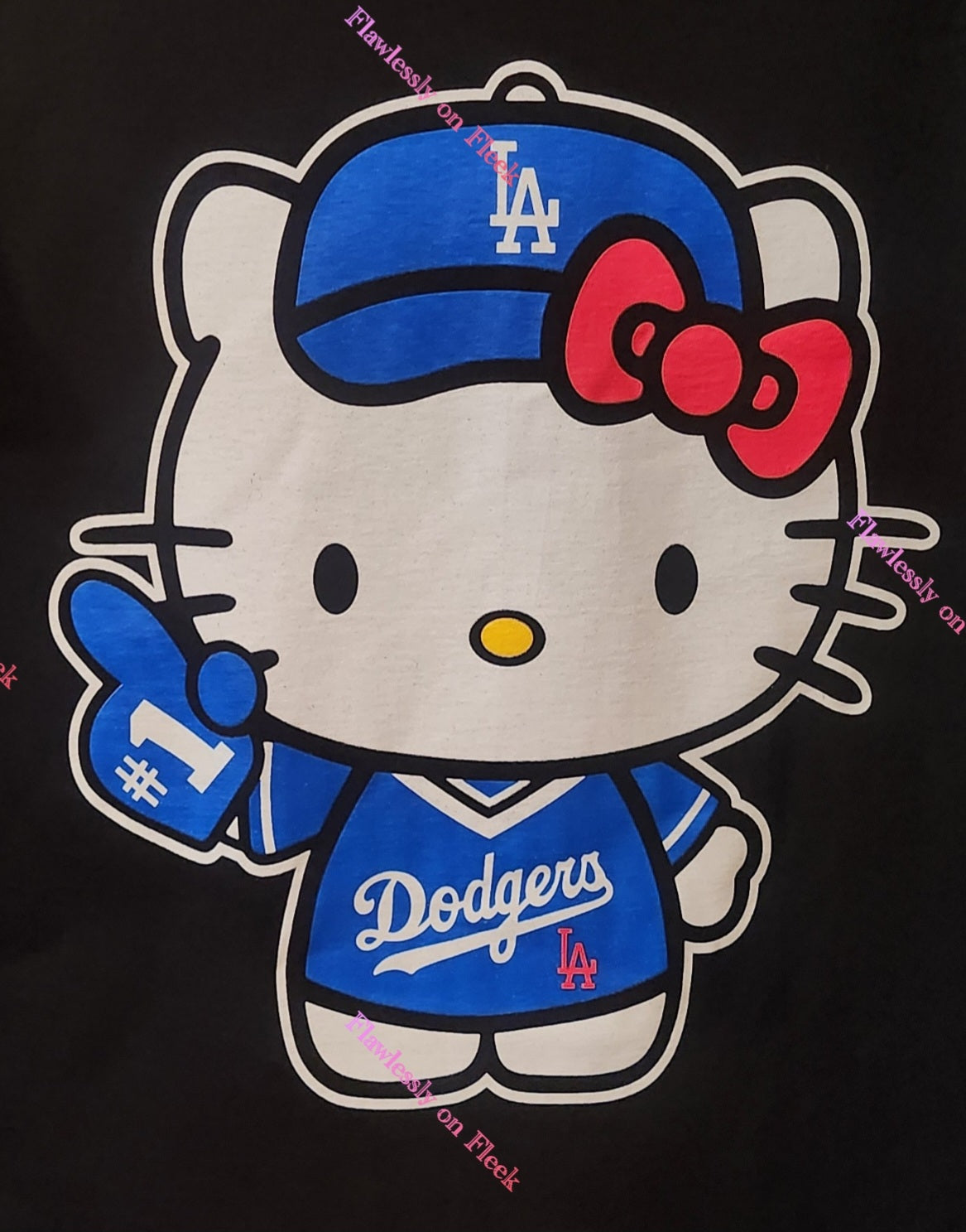 Camiseta gráfica azul de Hello Kitty