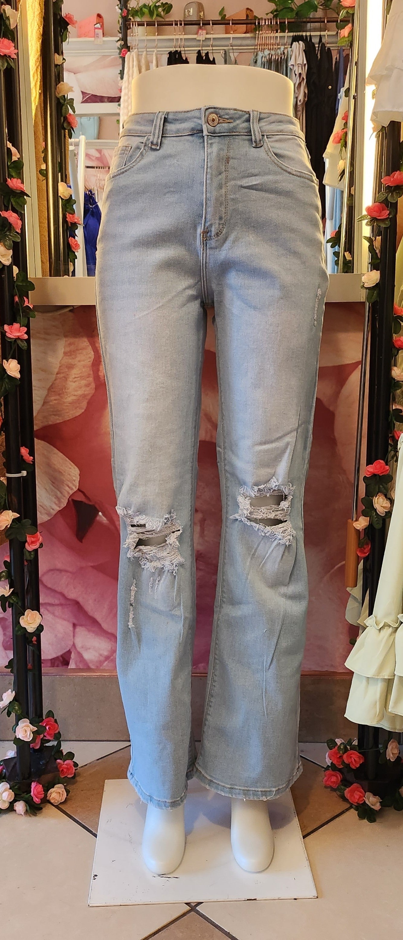 Light Blue Ripped Mom Jeans - Sweet Look