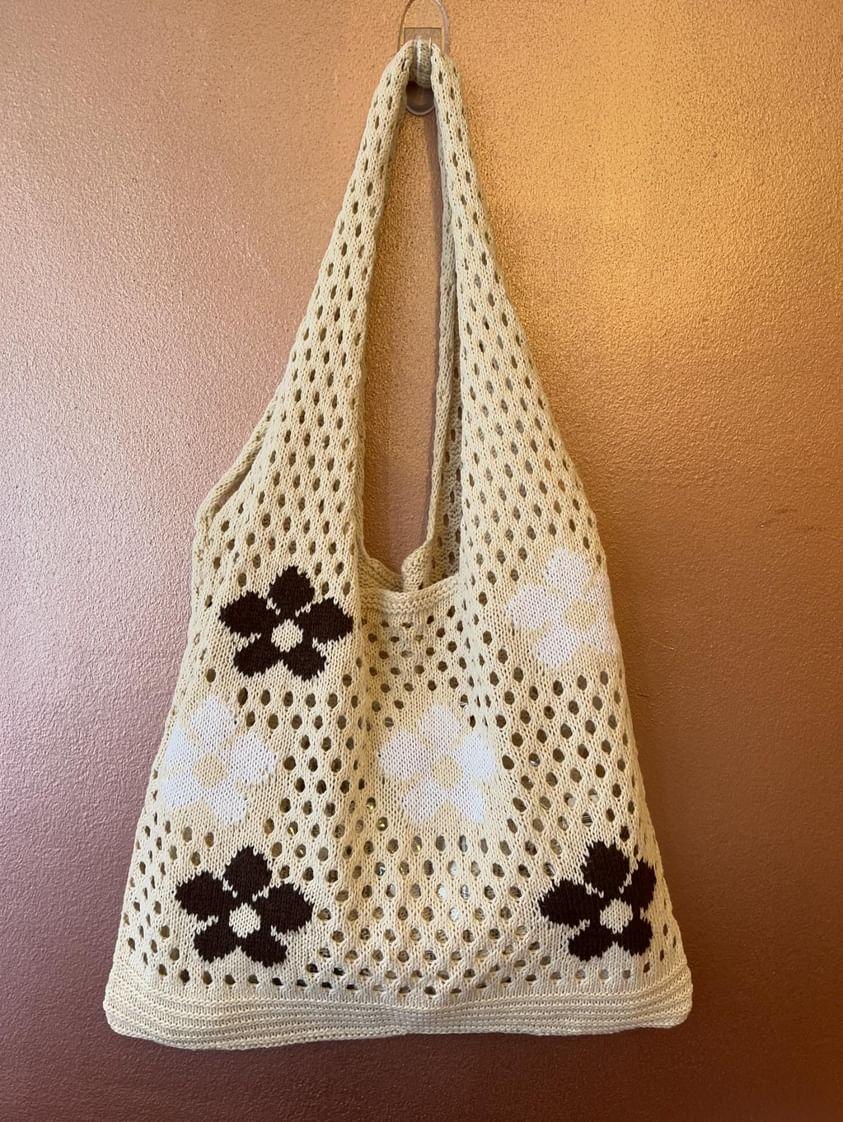 Daisy Pattern Crochet Bag