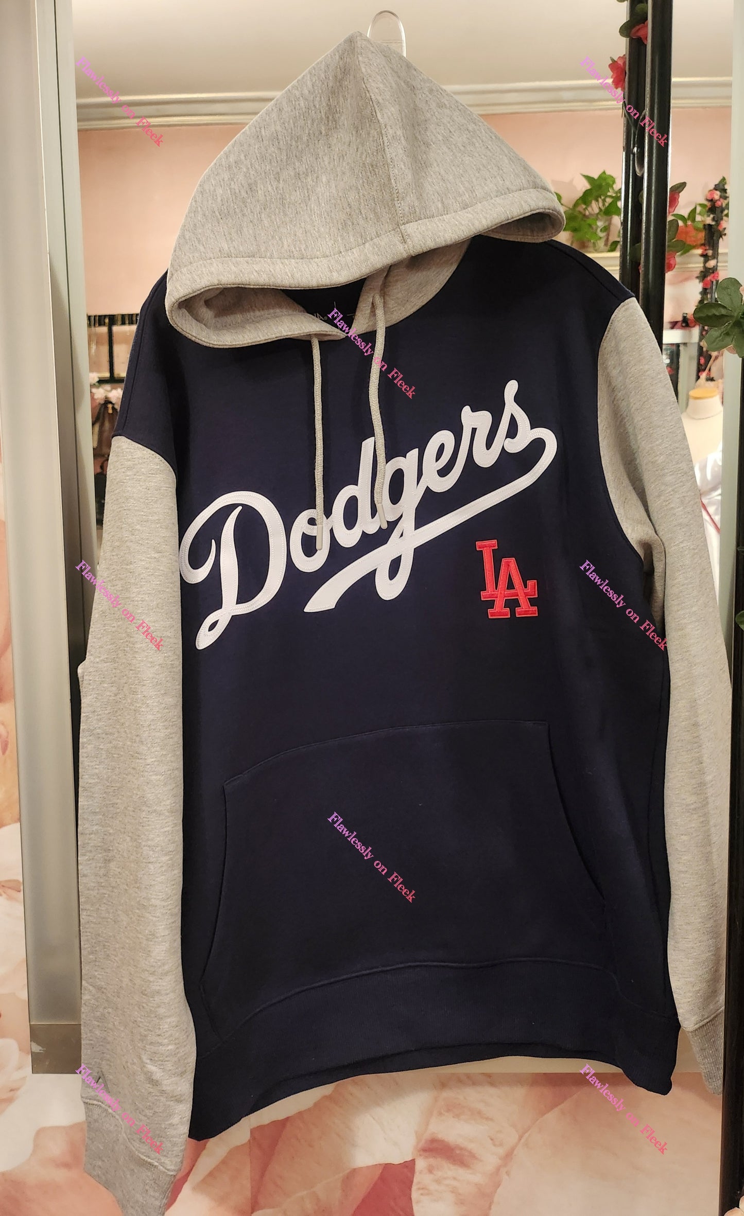 Los Angeles Dodgers Antigua Victory Pullover Hoodie